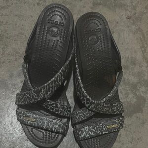 CROCS Black and Gray Patterned Slides
